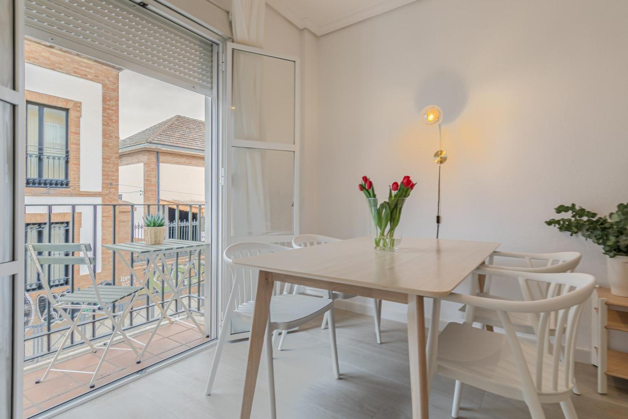 Isg Apartments Becquer Free Parking Inside The Building Seville Exterior photo
